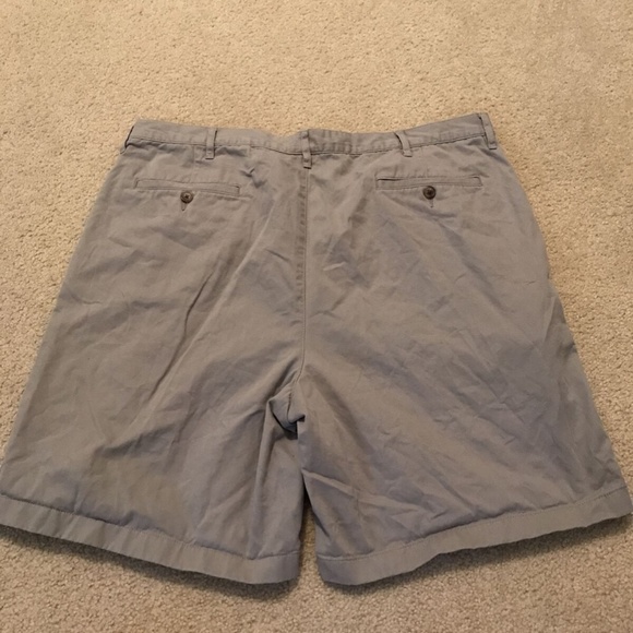 Lands End gray chino flat front shorts - mens 42 - Picture 3 of 3